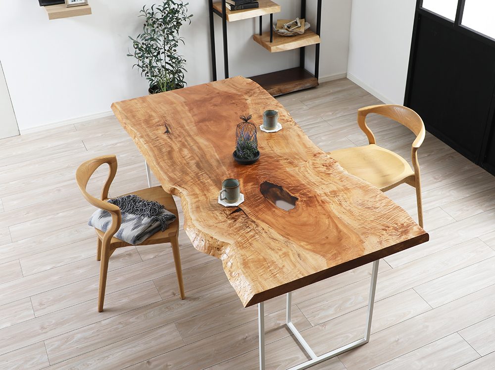 トチの一枚板コーディネート